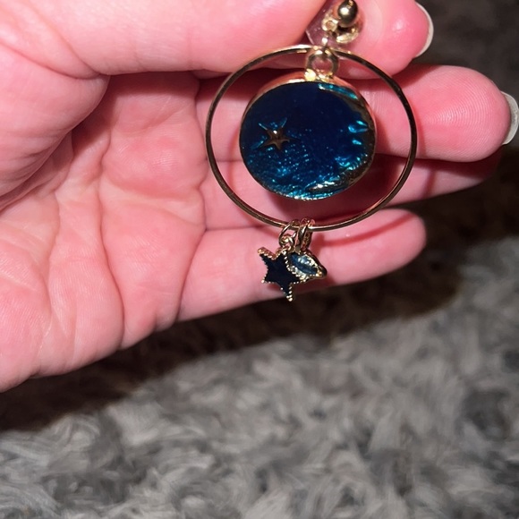 BNWOT Celestial/ Star and Moon Shape Blue and Gold Earrings - Picture 3 of 5